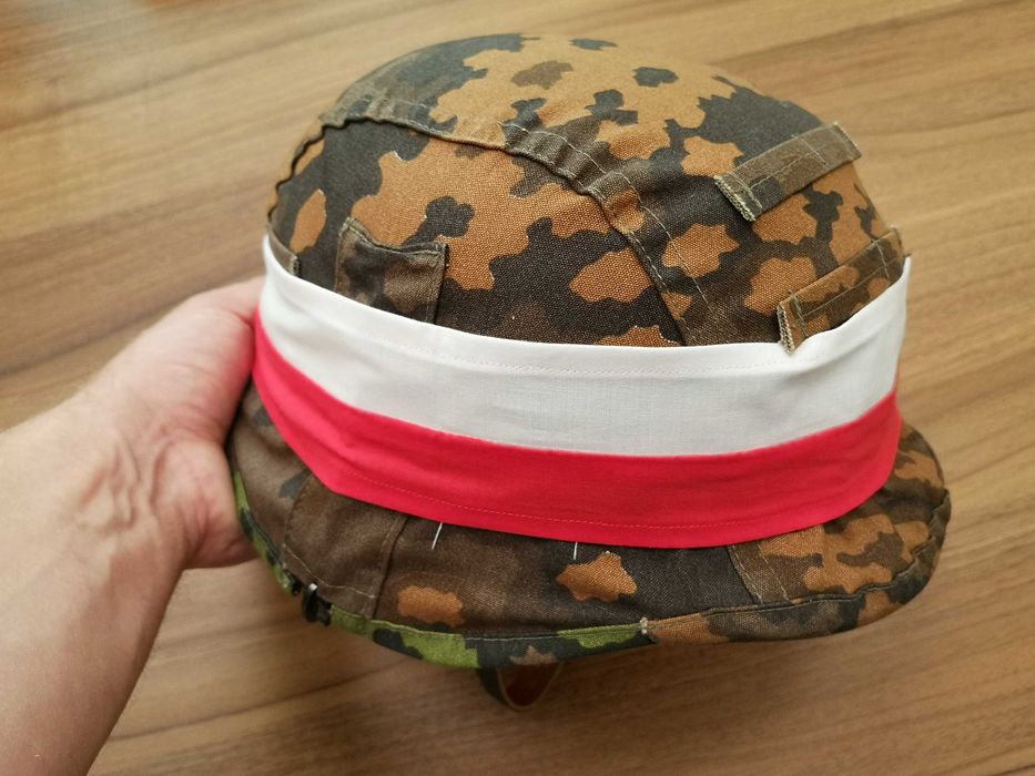 Opaska biało - czerwona na hełm wojskowy, powstanie warszawskie