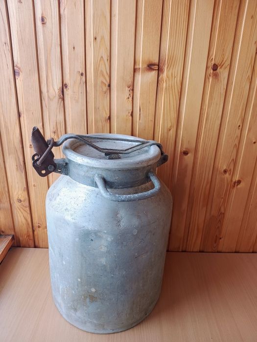 Алюмінієвий бідон