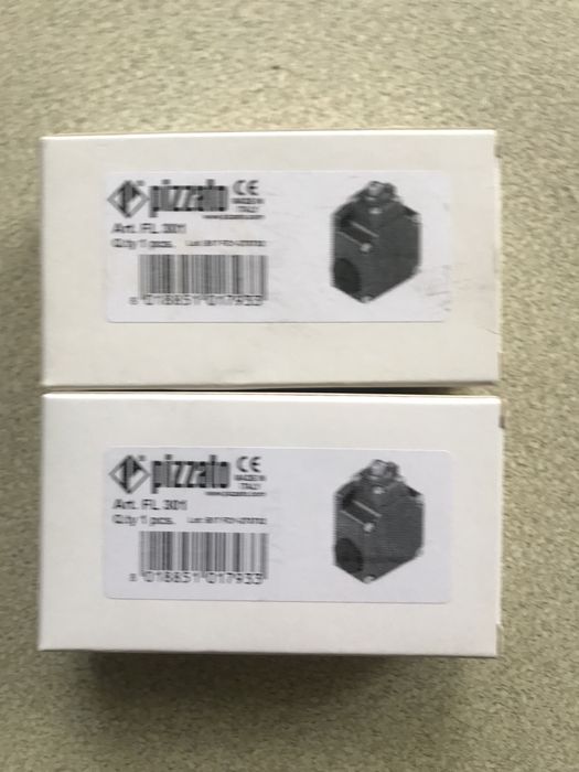 Кінцевий вимикач зі штоком FL 301 Pizzato Концевик выключатель