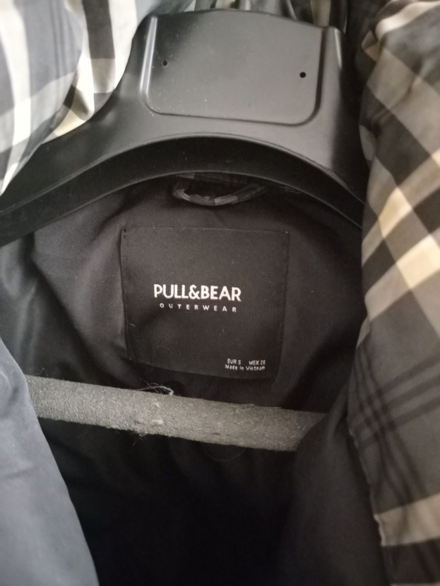 Тепла курточка від pull&bear
