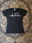 T-shirt serce kolor czarny