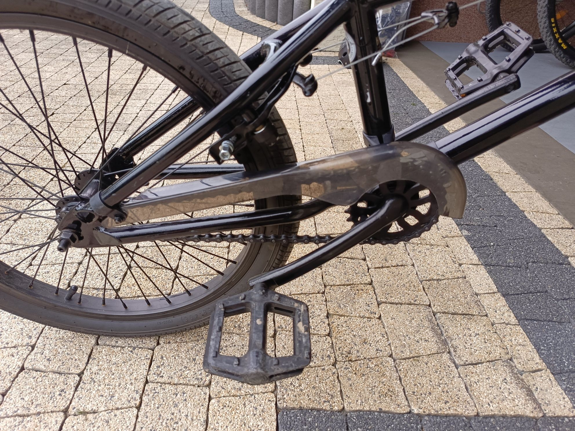 BMX Mongoose L10 BLK20 czarny + dodatki.