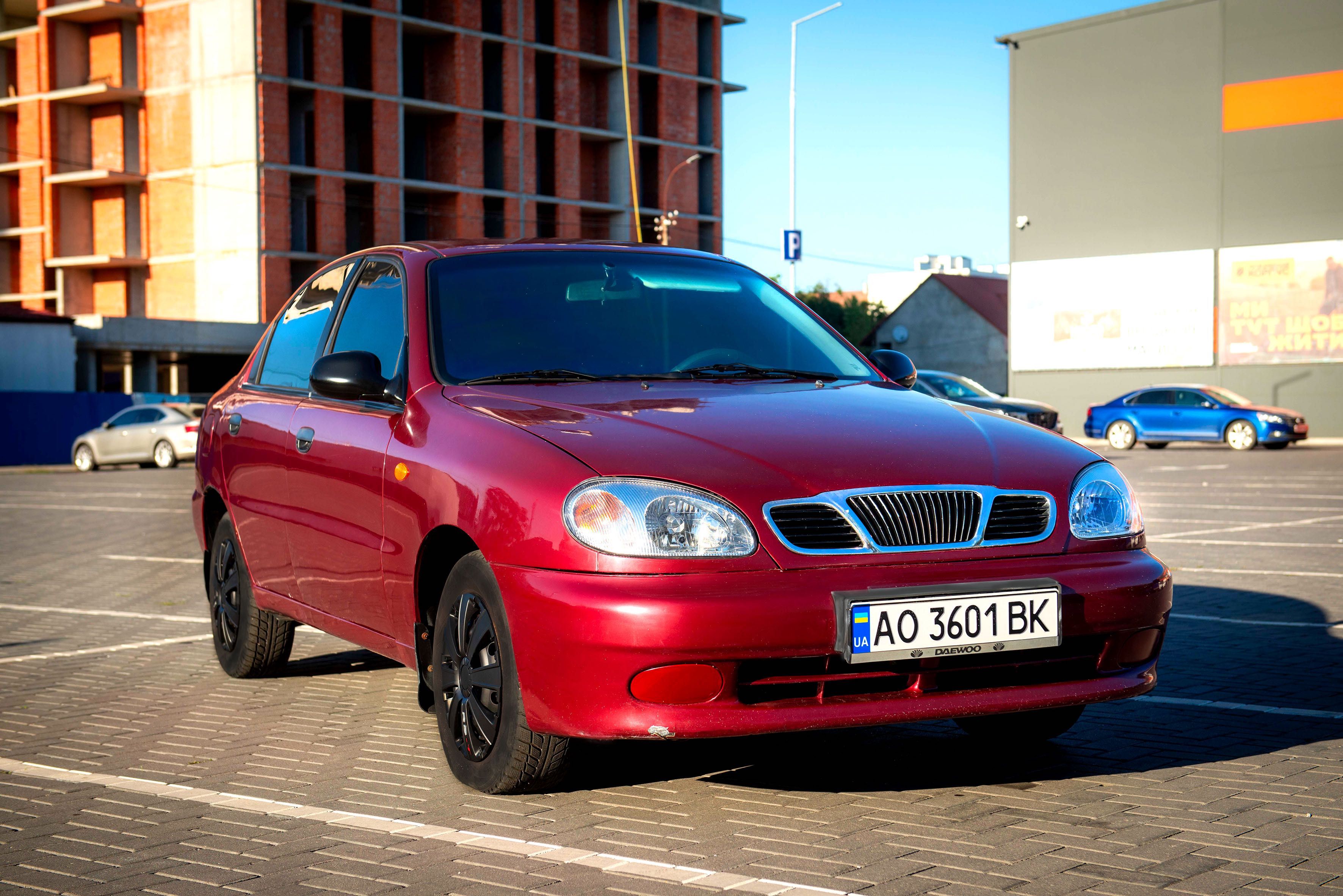 Продається Daewoo Lanos 1998 р.в. вишневого кольору