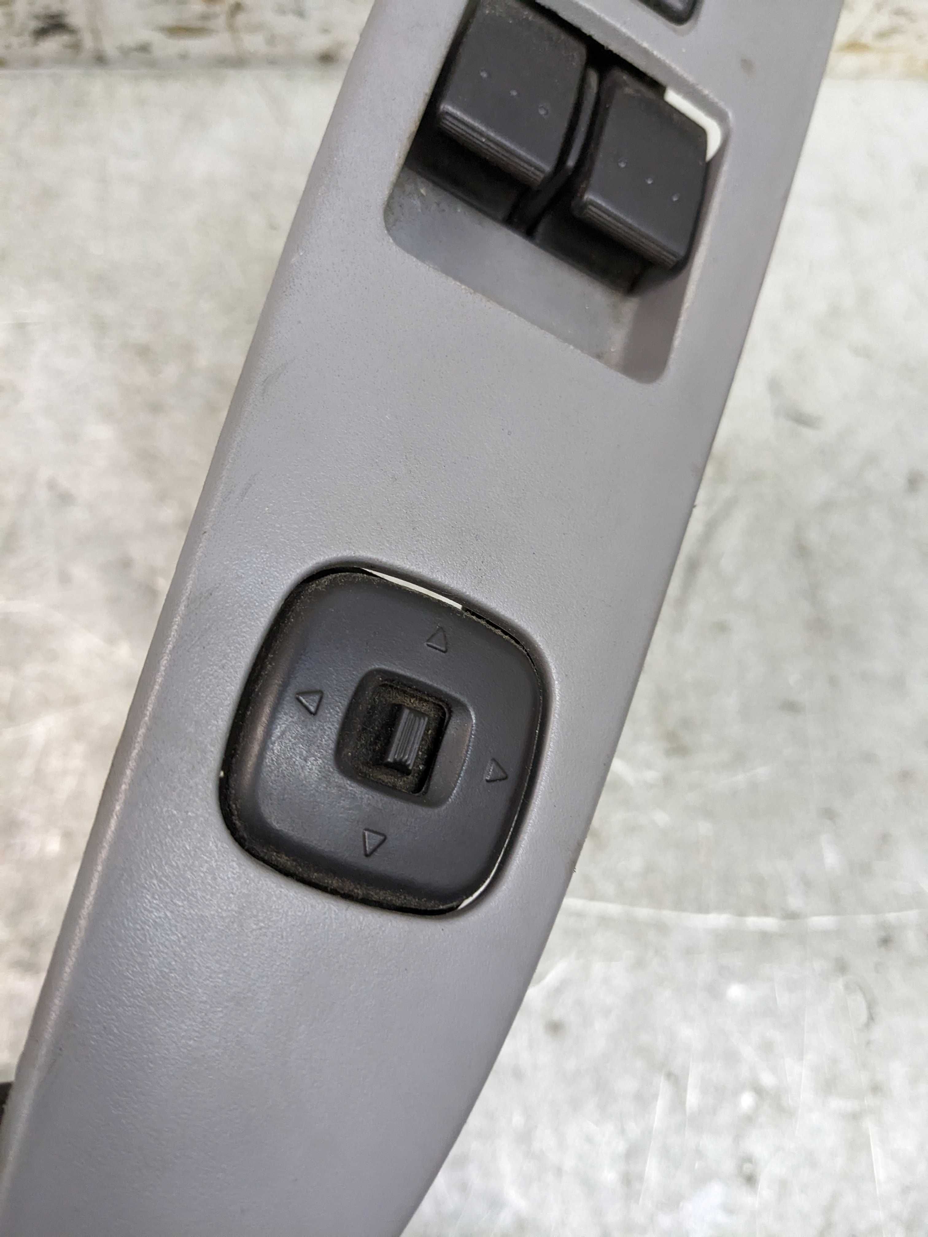 Mazda 3 BK Przełącznik Panel Sterowania Szyb Lusterek Lewy Przód