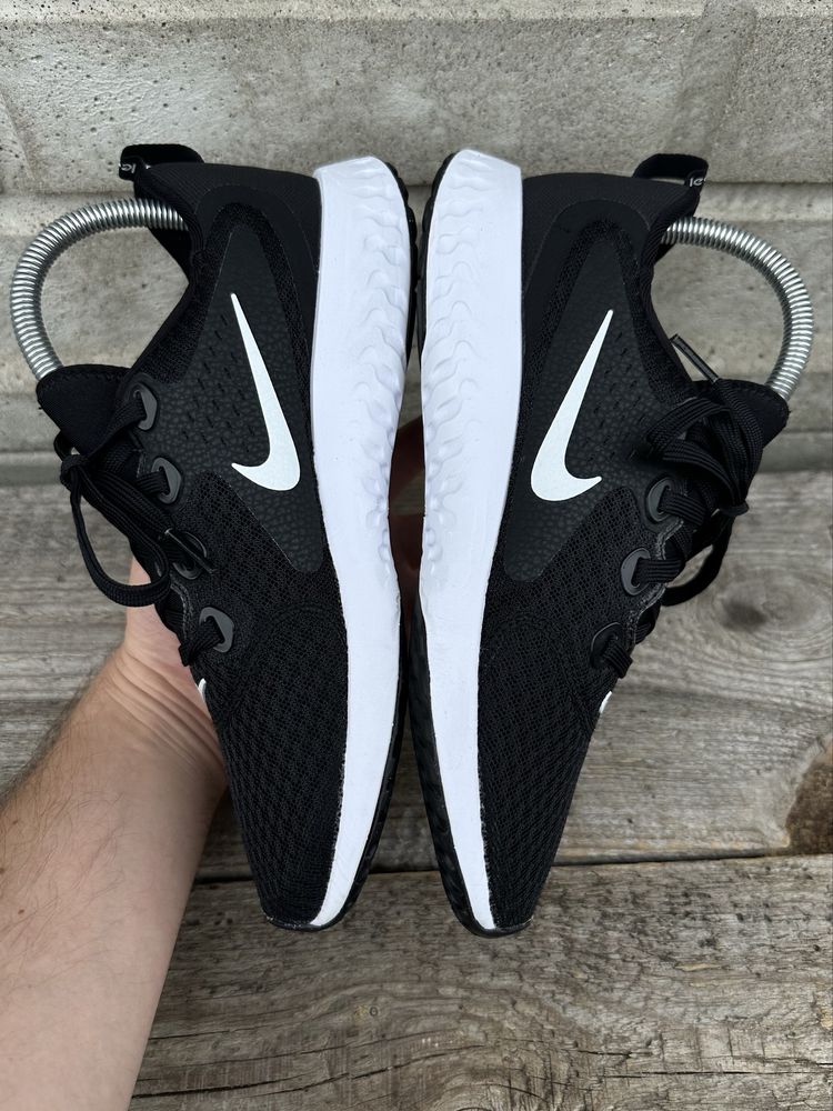 Czarne buty do biegania Nike Legend React, rozmiar 38