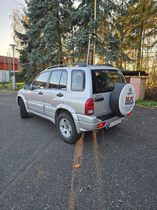 Suzuki Grand Vitara 2.0 benzyna 128KM , 141tyś przebiegu, 3 kompl. kół