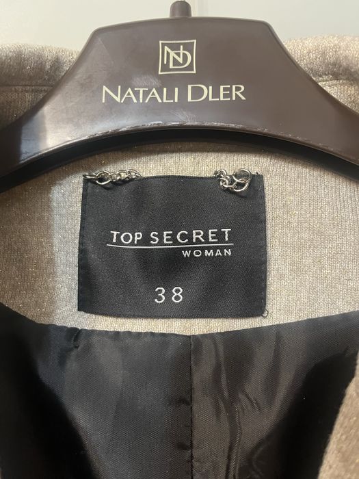 Beżowy żakiet ze złotą nitką Top Secret