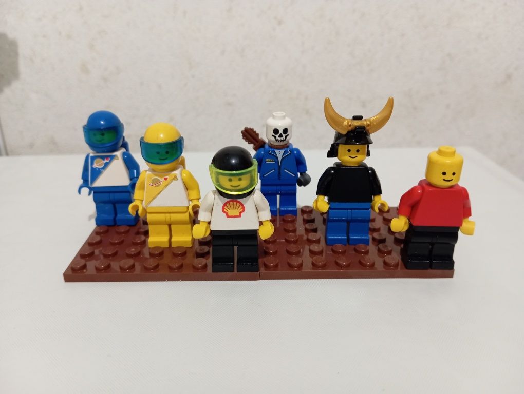 Фігурки LEGO та фігурки geobra