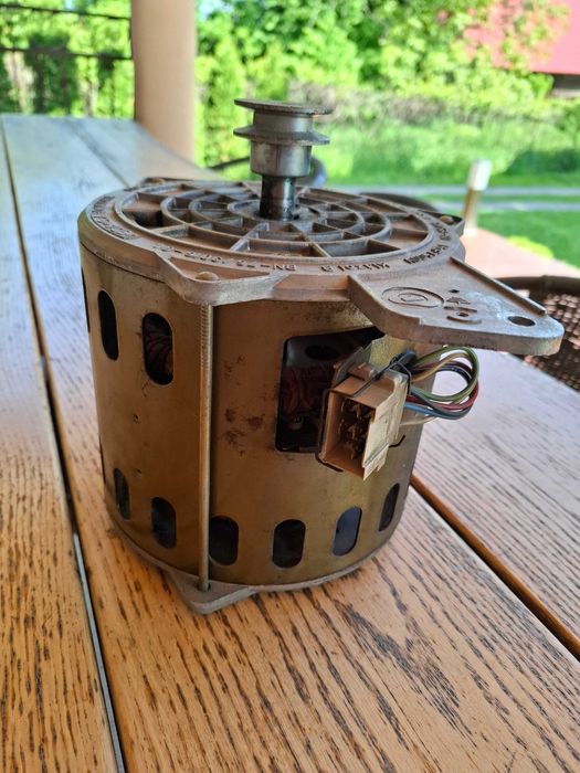 Silnik pralki Polar Aretuza PN-88/E-0230; TYP OKC2-2/ 12DK