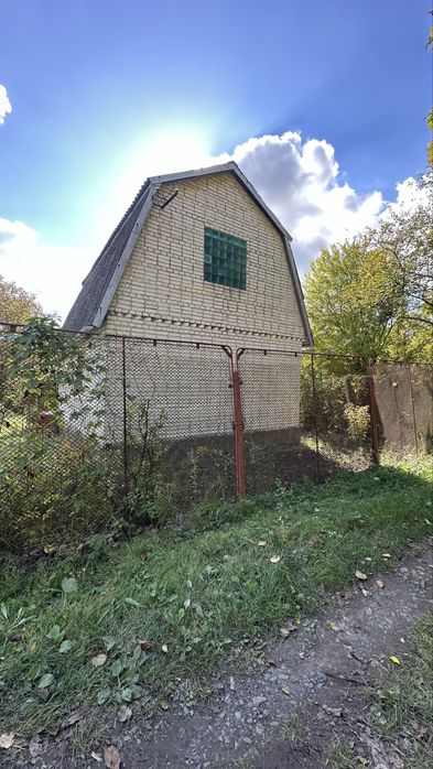 Продаж дачної ділянки з будиночком в Малих Грибовичах