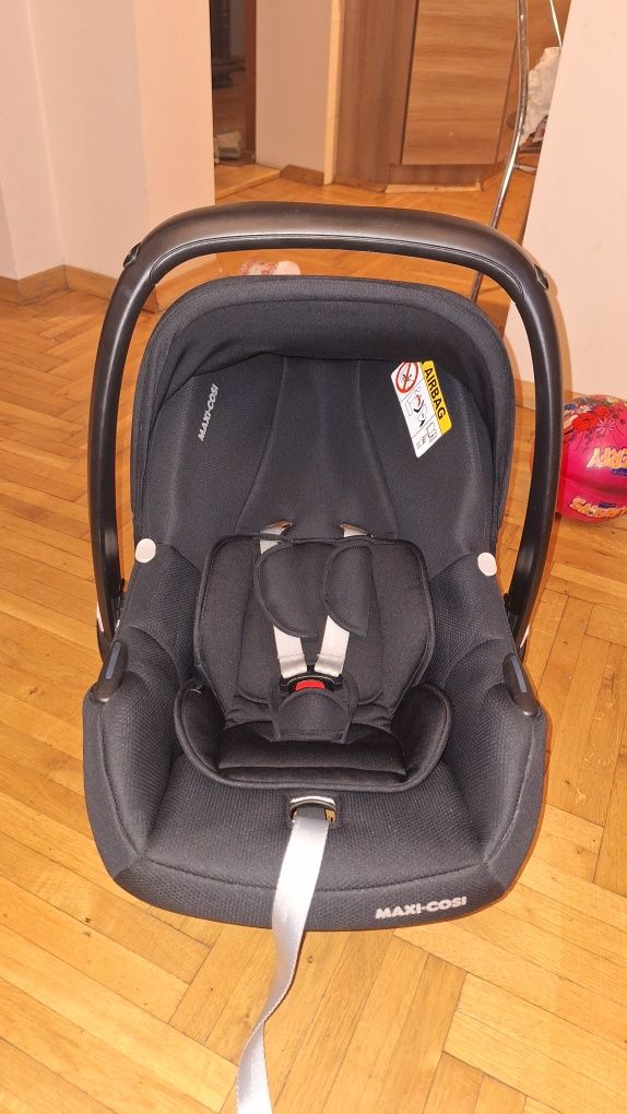 Maxi Cosi Fotelik CabrioFix I-size z Baza