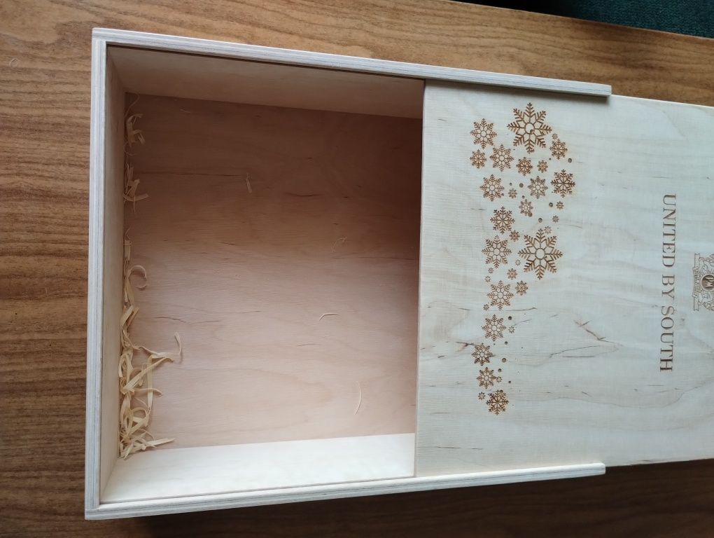 Коробка из натурального дерева