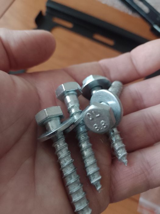 Крепление (Кронштейн) для телевизора на стену. Надёжный, тяжёленький.