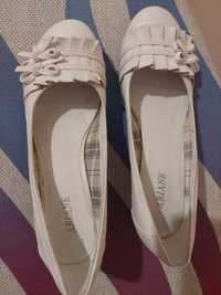 Buty białe na ślub rozm 37 firmy Ariane
