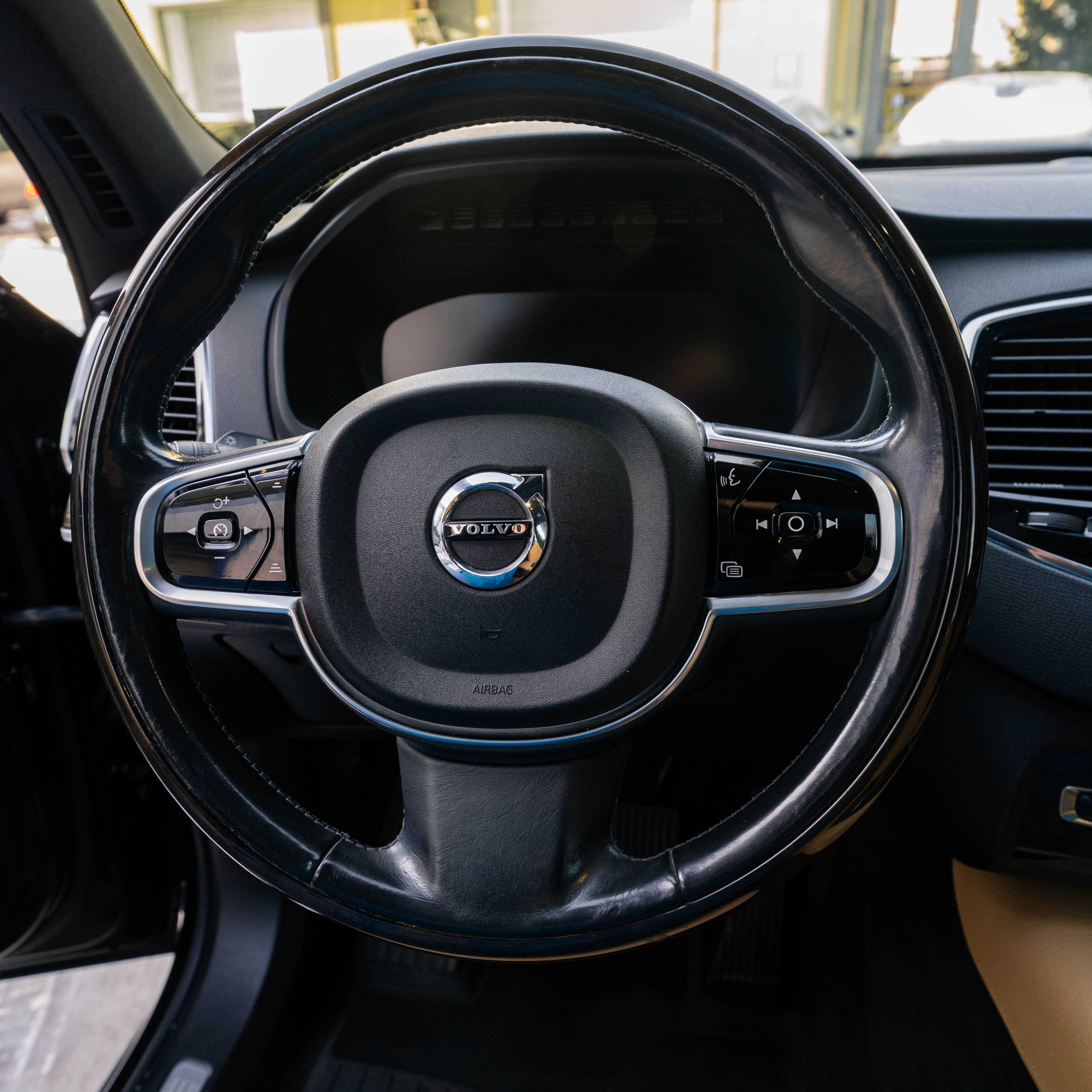 Продам Volvo XC90 2015