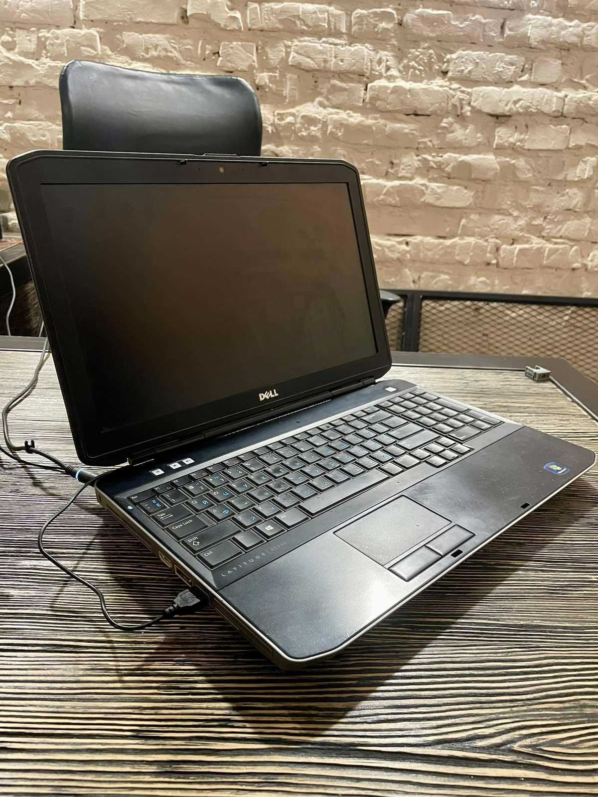 Ноутбук Dell Latitude E5530