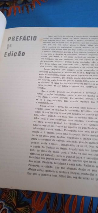 Livro de cozinha com 45 anos