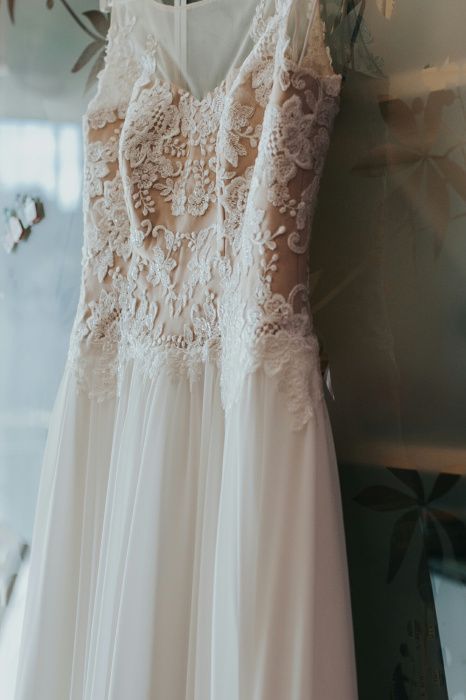 Suknia ślubna z cielistym gorsetem roz.34/36