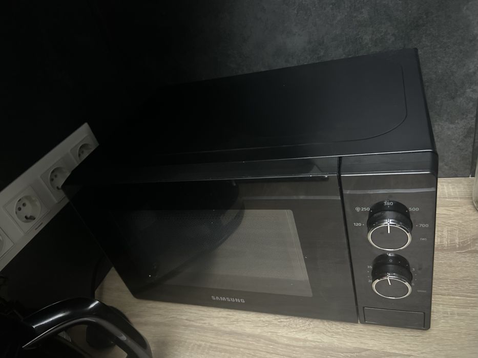 Мікрохвильова піч Samsung