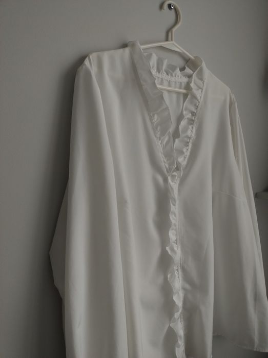 Bluzka biala, koszulowa nowa 54