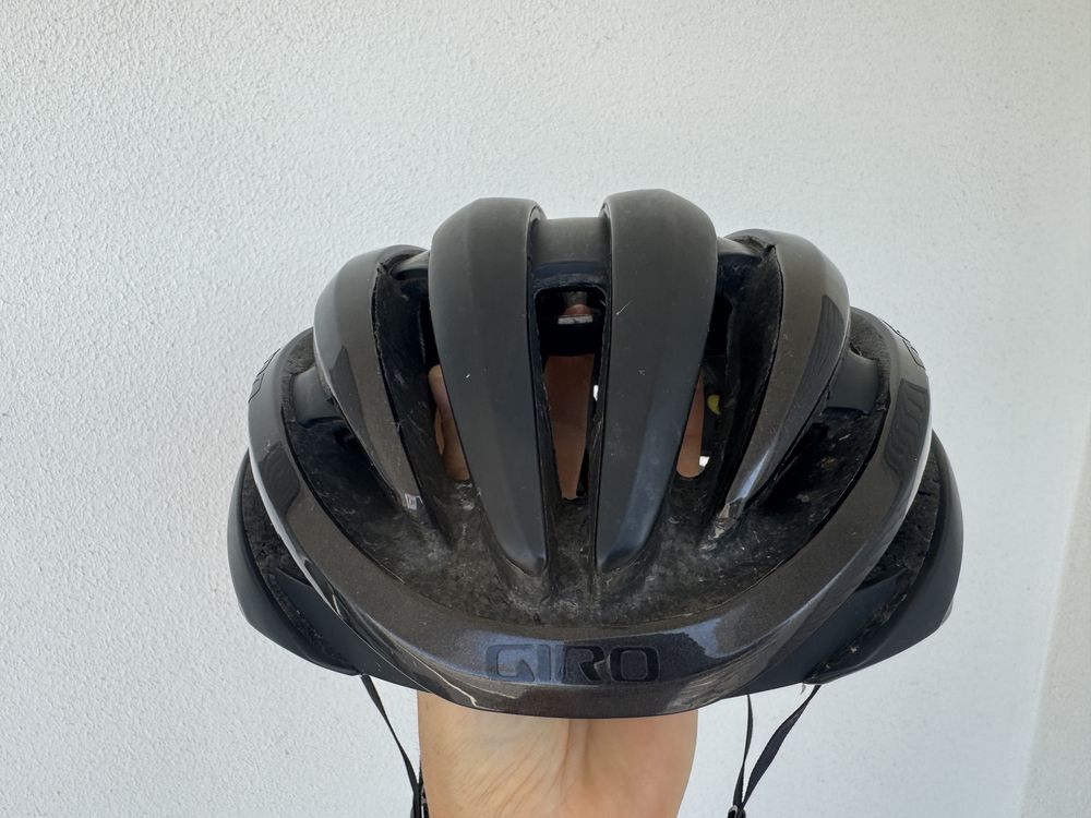 Capacete Giro MIPS