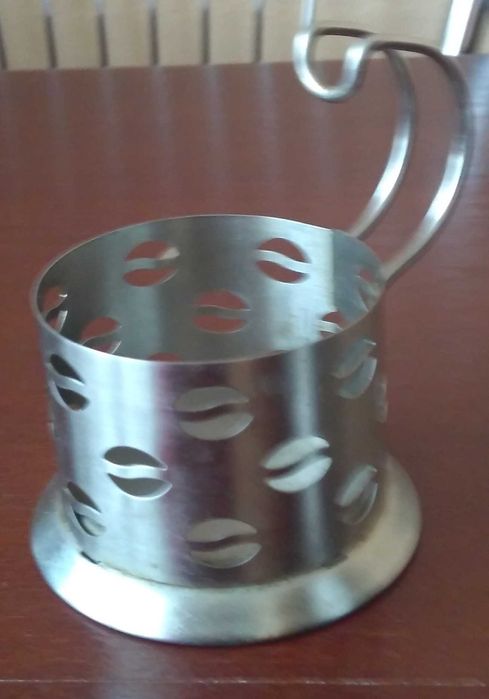 Подстаканники нержавейка cовреременны Три штуки все разные.