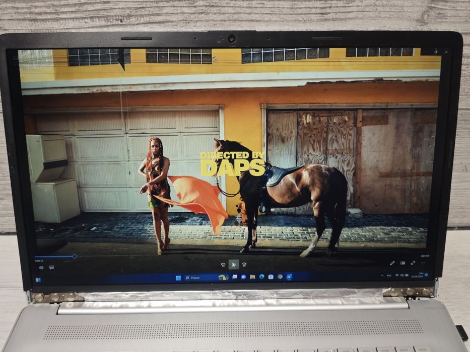 Ноутбук HP 17 Ryzen 3