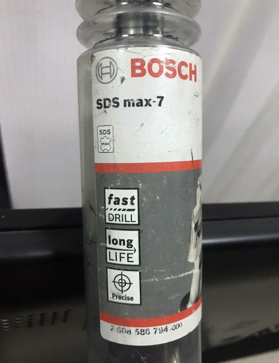 Бур Bosch SDS max 7, 32мм х 920 мм 

Бур в отличном состоянии 

Смотри