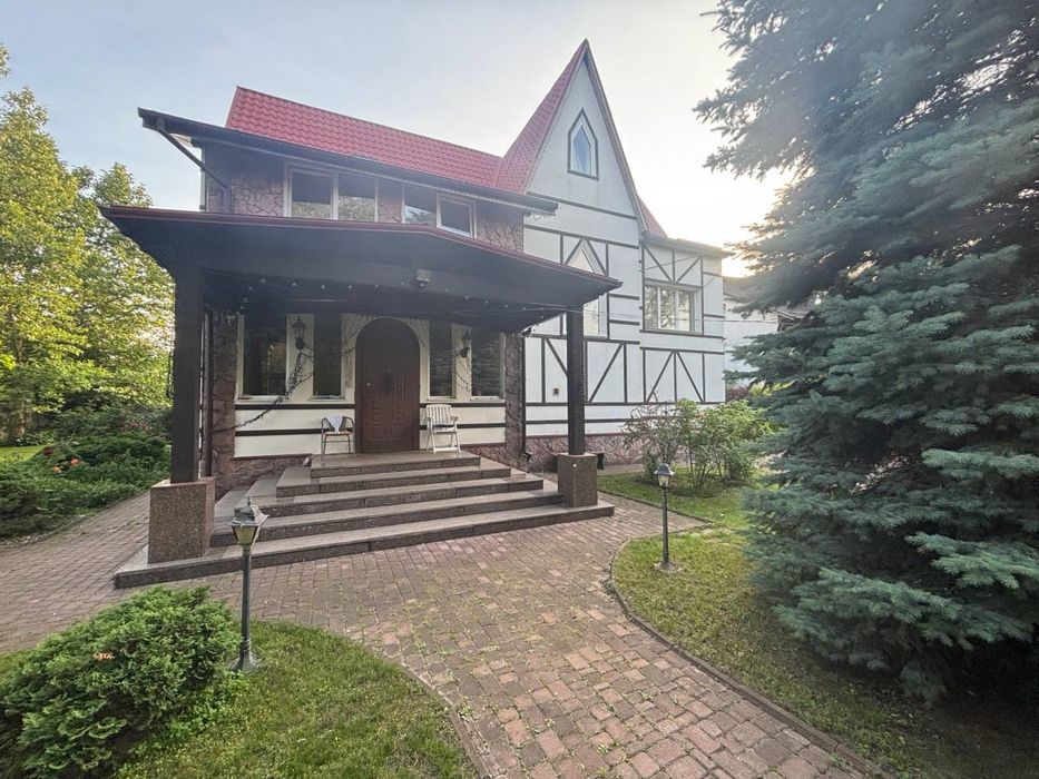 Продаж ДВОХ будинків за ціною одного на території 20 сот Гнідин