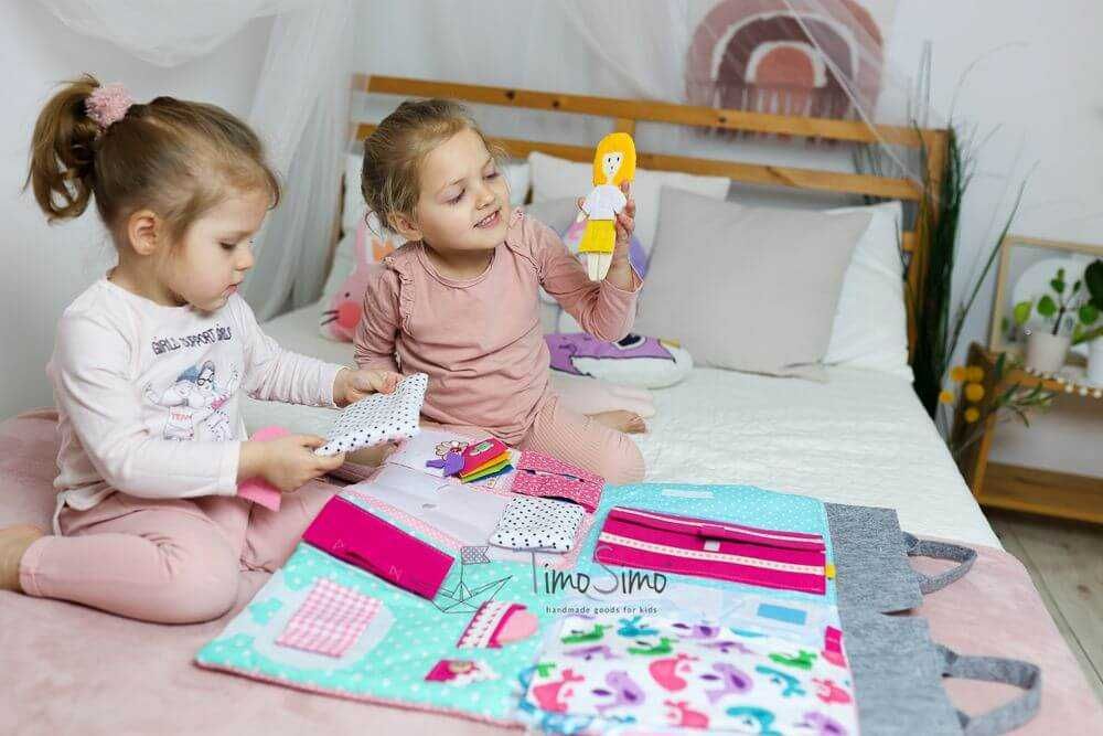 TimoSimo Składany domek dla lalki – mata dla dziewczynki 3+