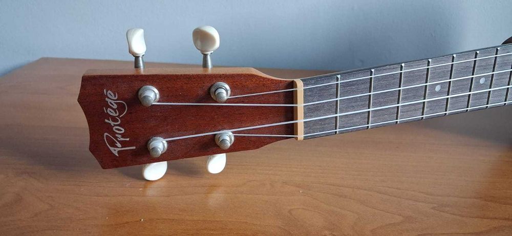 Ukulele Protege by Cordoba U1