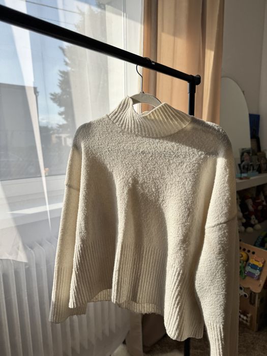 Bialy Sweter Reserved