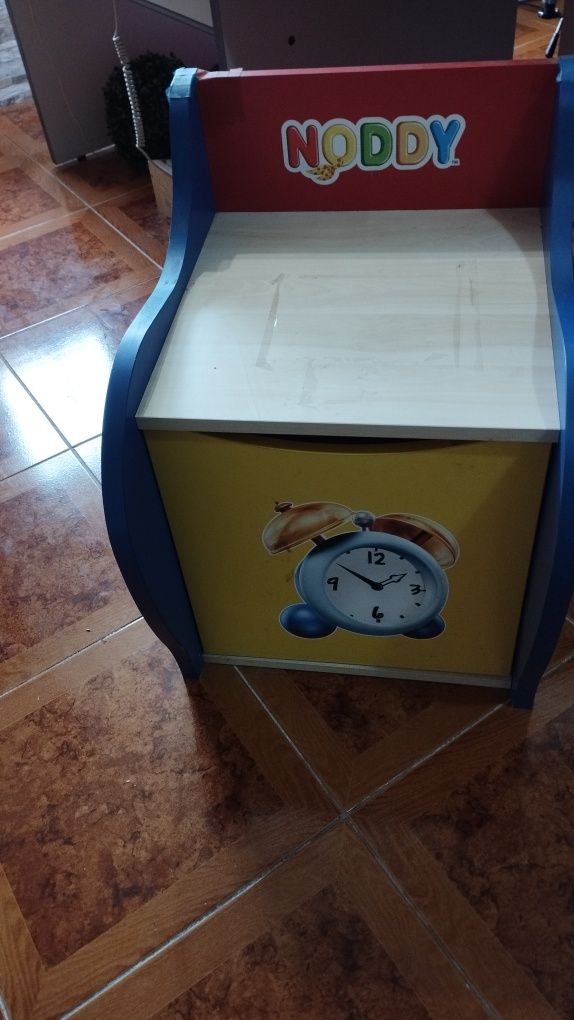 Móvel  com divisão para  arrumos da nody para quarto de criança