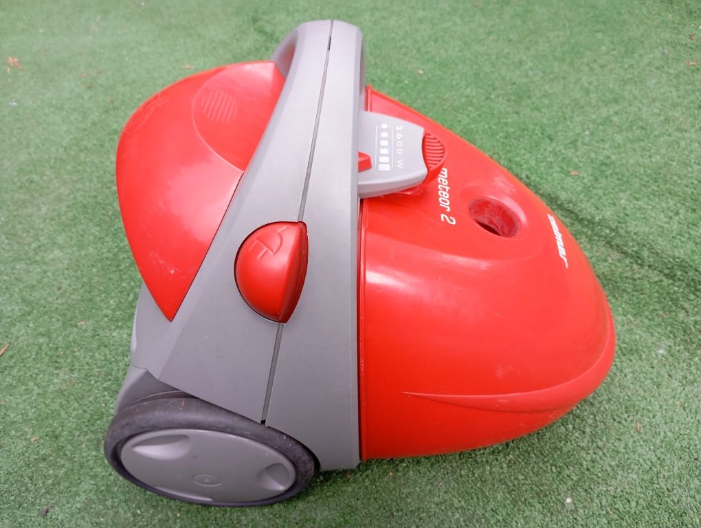 Odkurzacz Zelmer Meteor 2 Typ 400.0.F16E P, moc 1600W, bez kabla! Czer