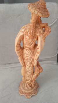 Duża orientalna figurka mężczyzny alabaster