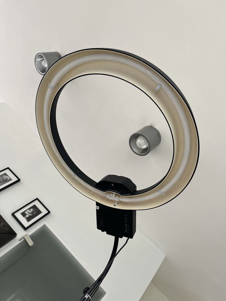 Lampa pierścieniowa ring
