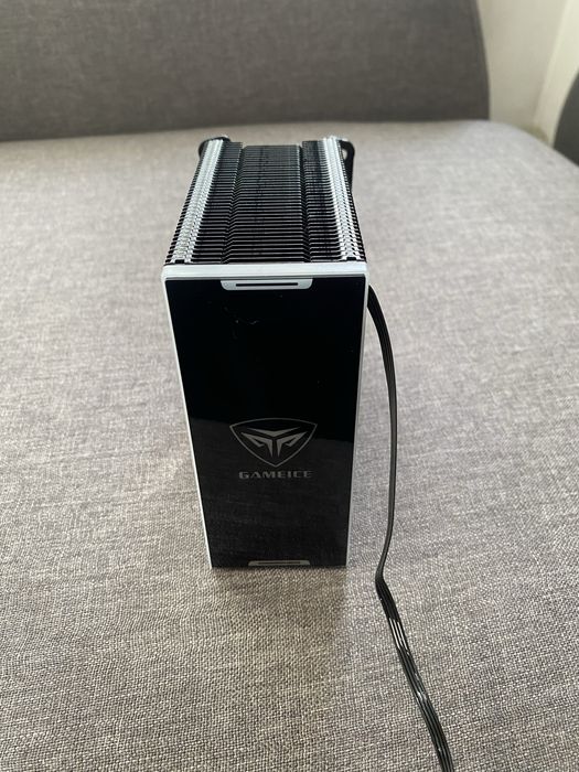 Башенний кулер, радіатор процесора та вентилятори для пк