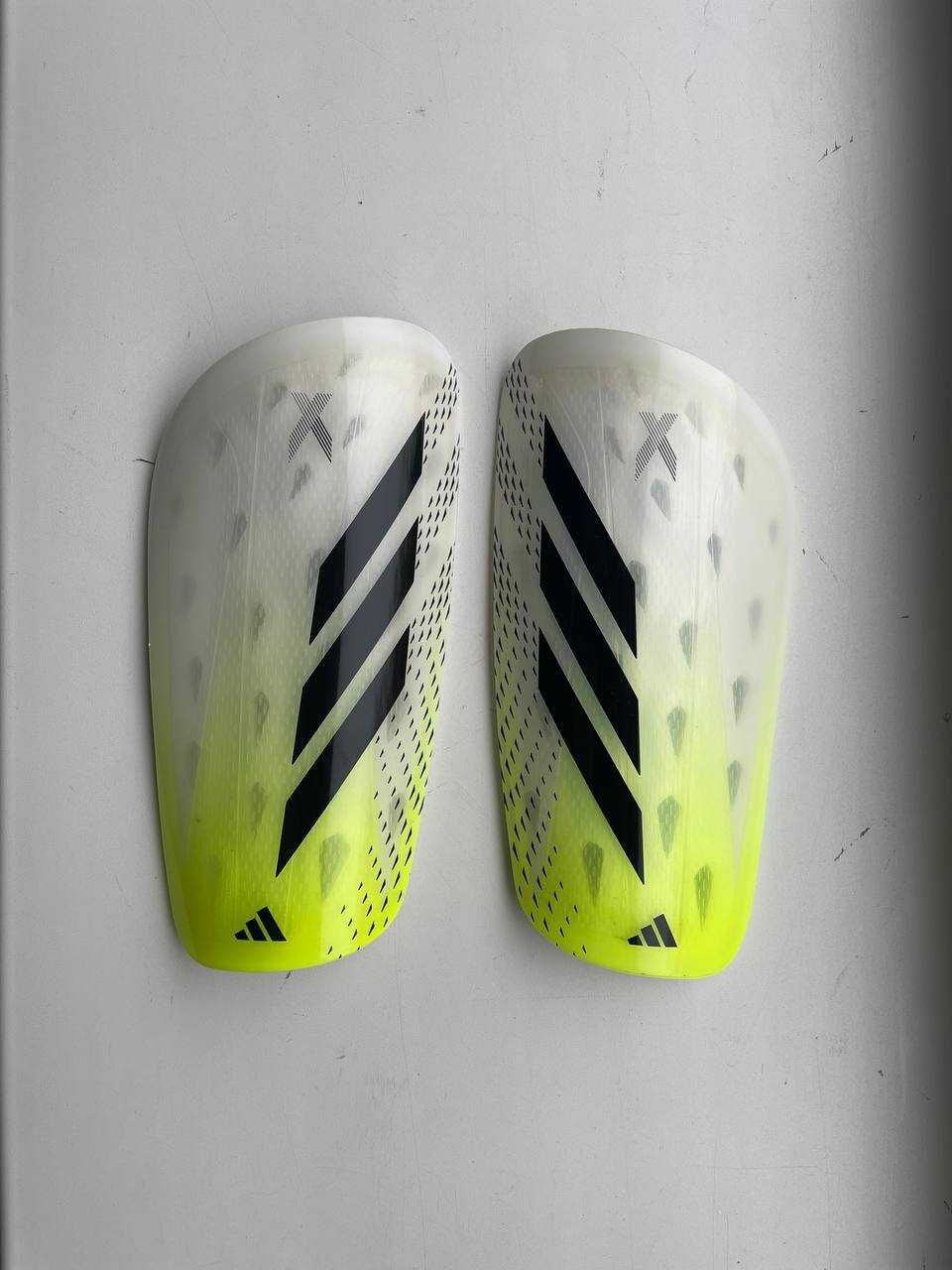Щитки футбольные оригинал adidas