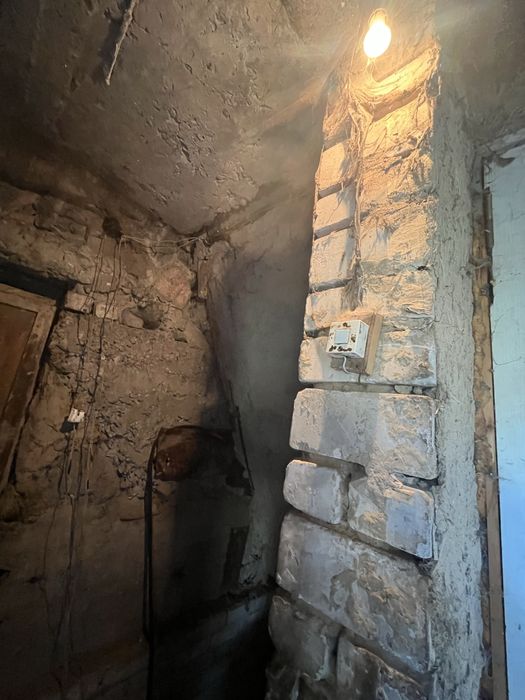 Продаєтсья ділянка на берегу Дніпра з 3 пов будинком в Аулах