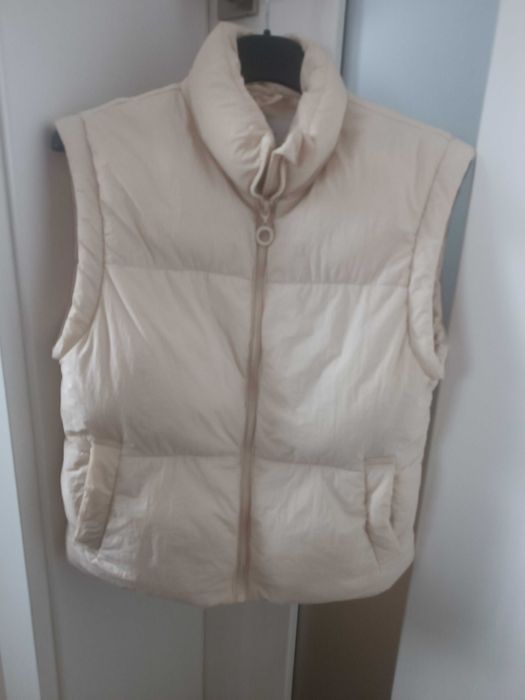 Bezrękawnik, kamizelka Reserved rozm 134/140, ecri.