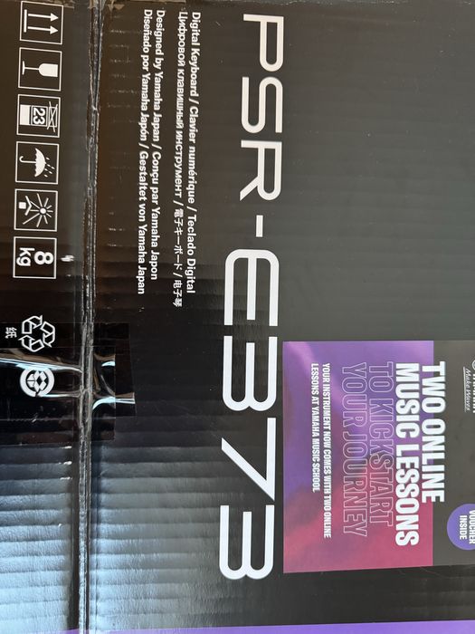 Yamaha PSR E373 Keyboard