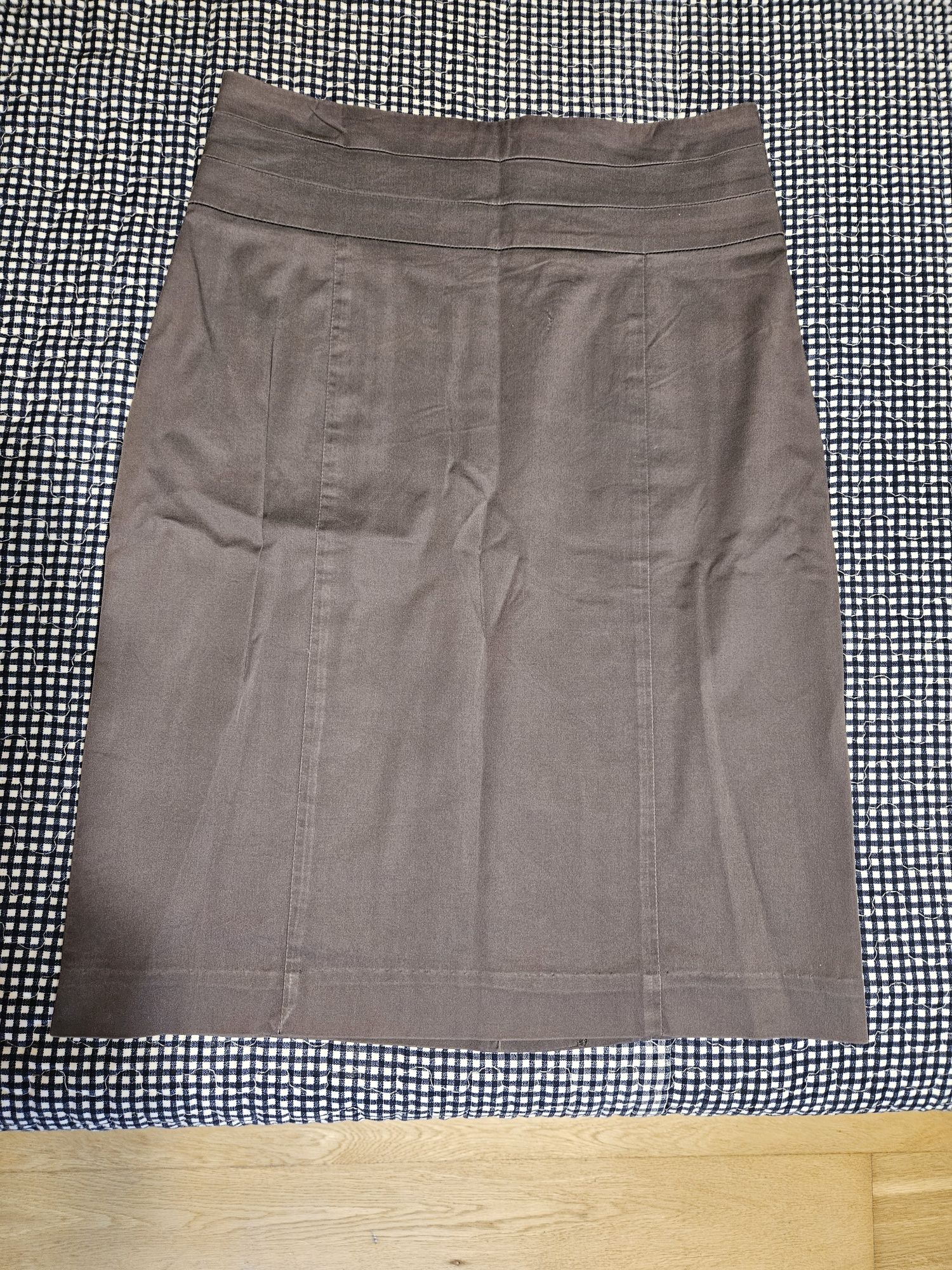 Saia, cinzenta, envelope