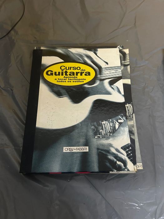 Livros e cds de curso de guitarra