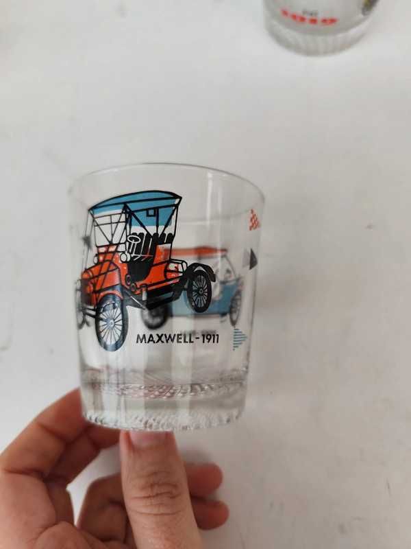 Conjunto de 3 copos com motivos automobilisticos