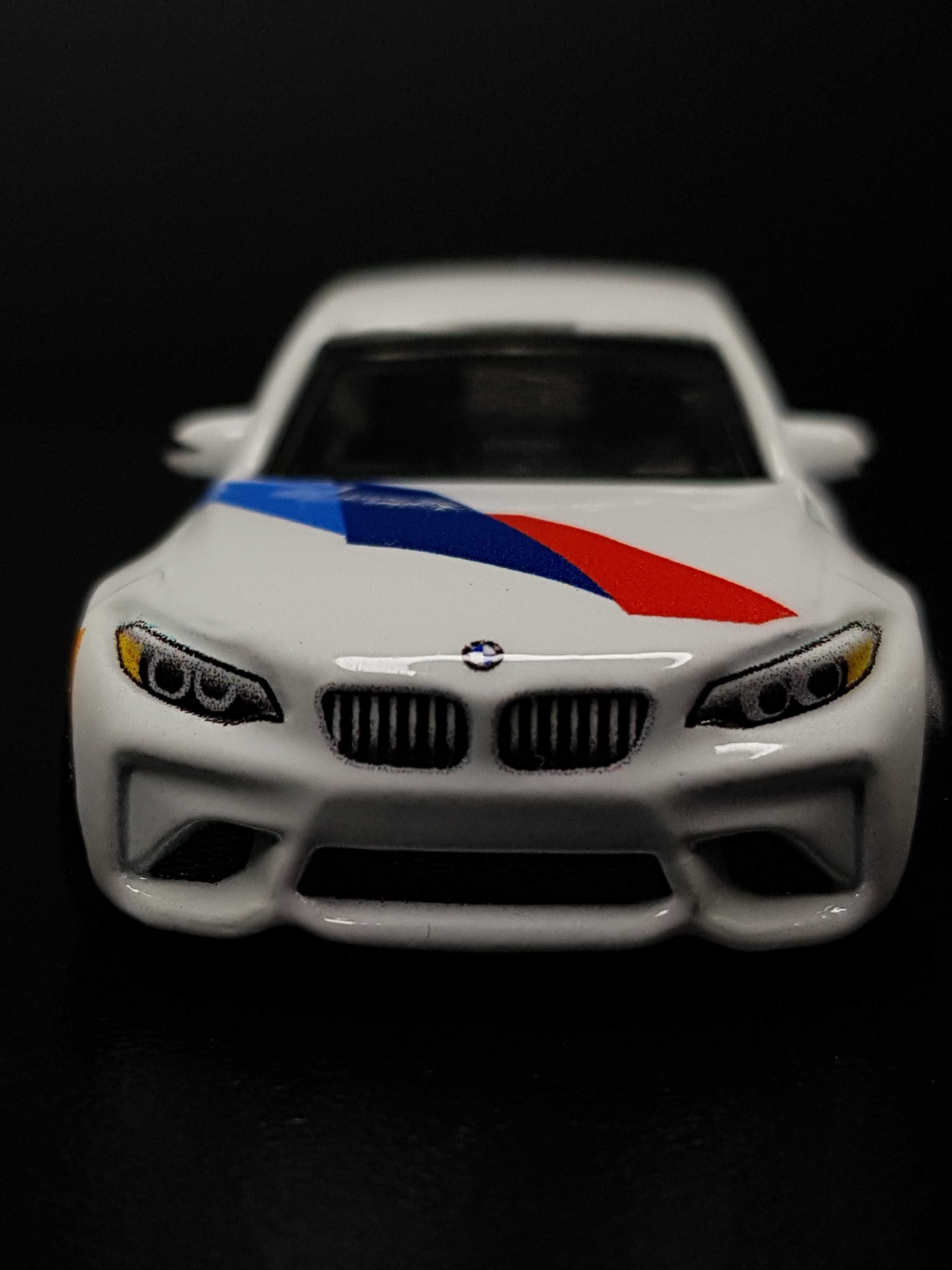 Hot Wheels Premium 2016 BMW M2 z dioramy BMW M Series