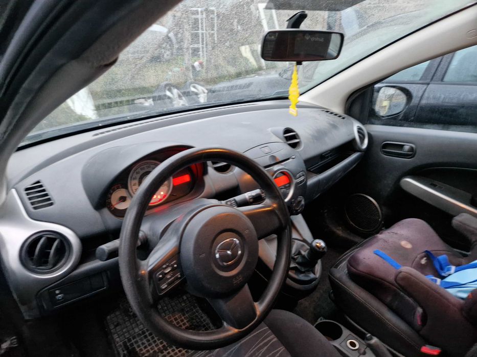 Sprzedam auto Mazda 2 1.4 diesel długie opłaty doinwestowana.