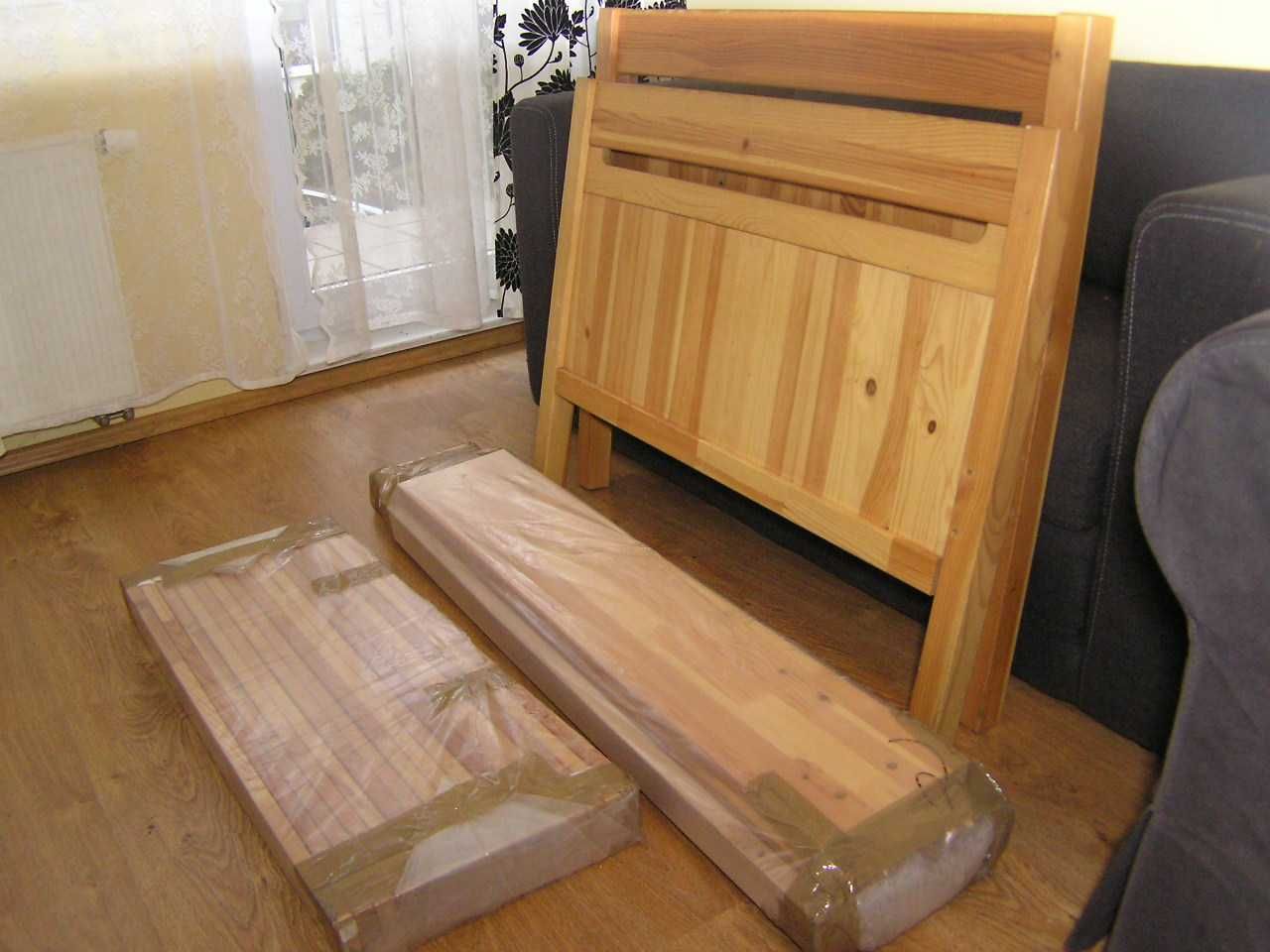 Łóżeczko dziecięce drewniane złożone - w kawałkach dla dziecka