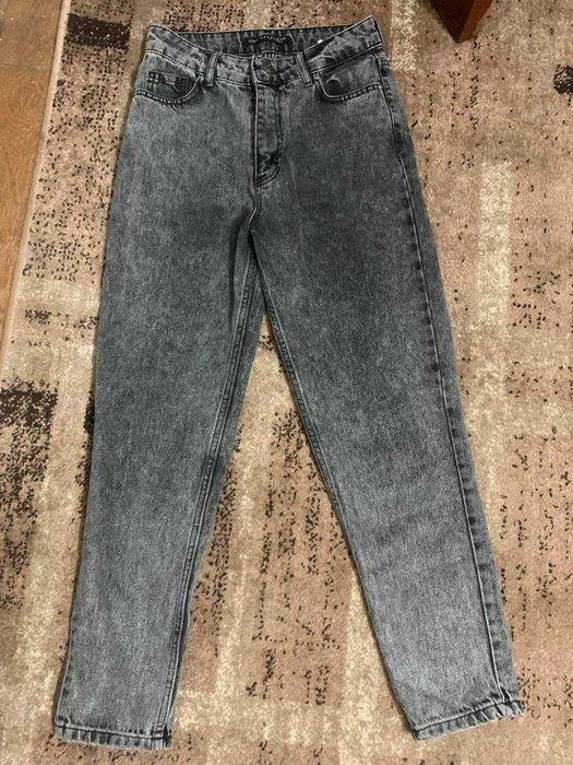 жіночі сірі джинси