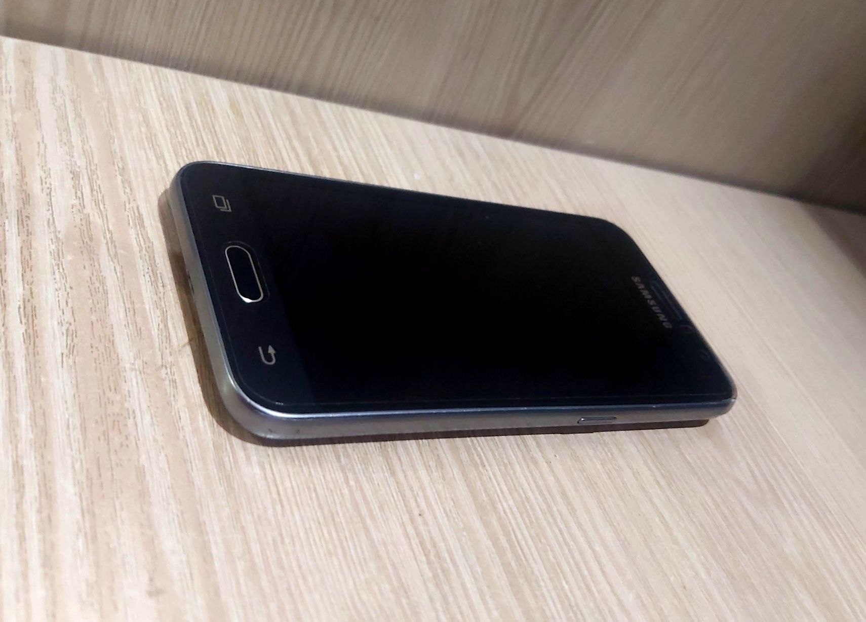 Samsung Galaxy J1 2Sim Отличное состояние!
