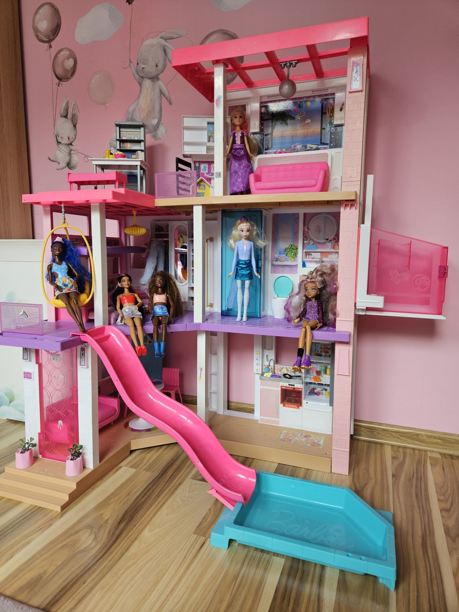 Barbie Dreamhouse Deluxe